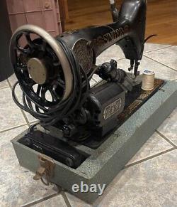 Machine à coudre Singer avec étui, antique/vintage portable électrique fonctionnant