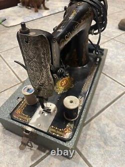 Machine à coudre Singer avec étui, antique/vintage portable électrique fonctionnant