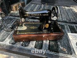 Machine à coudre Singer de 1924, modèle 99K-13 avec boîtier en bois, objet de collection antique