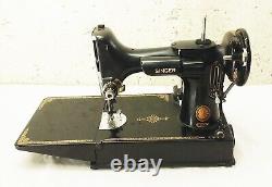 Machine à coudre Singer featherweight 221 vintage avec étui et pédale