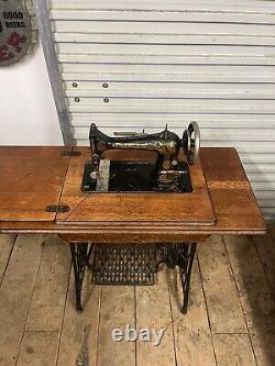 Machine à coudre Singer modèle 27 Vintage de 1912 G1706681