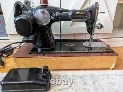 Machine à coudre Singer modèle 66 des années 1920 en état de fonctionnement