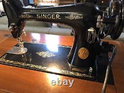 Machine à coudre Singer modèle 66 série AH de 1948 fonctionne avec table, banc et extras