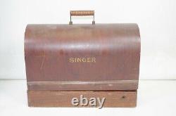 Machine à coudre Singer modèle 99 avec boîtier en bois courbé, numéro de série AD087448 SANS CLÉ