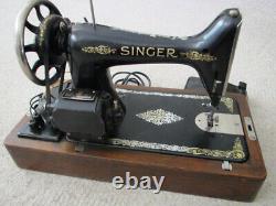 Machine à coudre Singer modèle 99K de 1918 avec boîtier en bois courbé et clé, numéro de série F8336565