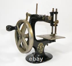 Machine à coudre Singer vers 1920