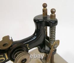 Machine à coudre Singer vers 1920