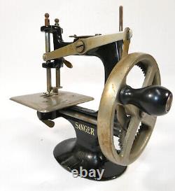 Machine à coudre Singer vers 1920