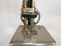 Machine à coudre Singer vers 1920