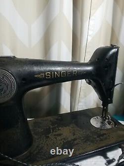 Machine à coudre Singer vintage 1947 AH044049