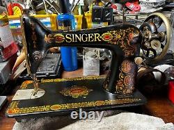 Machine à coudre Singer vintage antique
