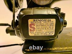 Machine à coudre Singer vintage antique avec moteur, numéro de modèle B. R. 8 S et pavé tactile numéro 195325