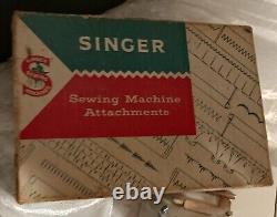 Machine à coudre Singer vintage avec boîtier, accessoires et accessoires. 110-120 volts