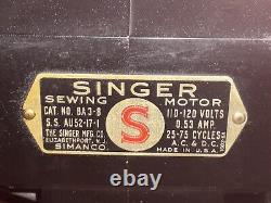 Machine à coudre Singer vintage des années 1950 avec cordon d'alimentation, pédale et étui - Excellent