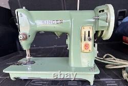 Machine à coudre Vintage Singer 185J en couleur vert jade fonctionnelle