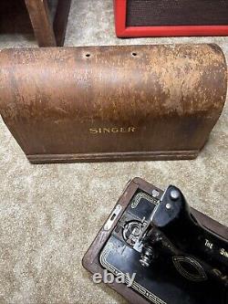 Machine à coudre Vintage Singer 99K des années 1920 avec son étui en bois d'origine