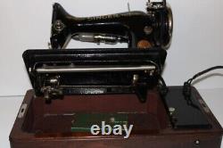 Machine à coudre à levier de genou SINGER Vintage 1926 avec boîtier en bois cintré et clé