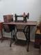 Machine à Coudre à Pédale Singer Antique De 1905 Dans Son Cabinet D'origine