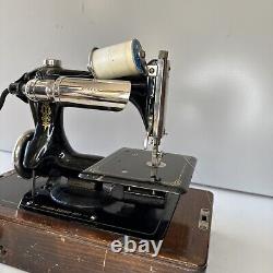 Machine à coudre à point de chaînette Antique Singer modèle 24-62 Pré plume légère AA498036