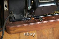 Machine à coudre antique Singer avec levier de genou, manivelle, boîtier en bois FONCTIONNE
