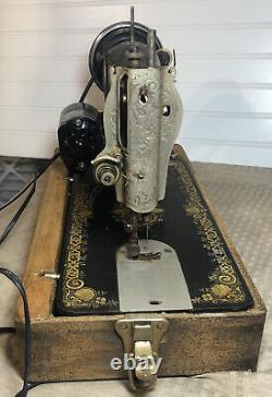 Machine à coudre antique Singer de 1924 avec pédale Tiffany et étui