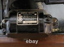 Machine à coudre antique rare à levier de genou Singer de 1926 AD445441 pour pièces et réparations