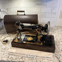 Machine à coudre antique vintage Singer modèle 128 avec étui, la lumière fonctionne