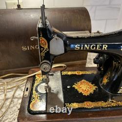 Machine à coudre antique vintage Singer modèle 128 avec étui, la lumière fonctionne