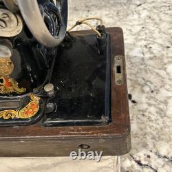 Machine à coudre antique vintage Singer modèle 128 avec étui, la lumière fonctionne