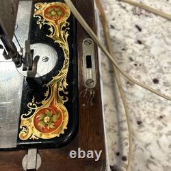 Machine à coudre antique vintage Singer modèle 128 avec étui, la lumière fonctionne