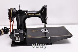 Machine à coudre électrique portable Vintage Singer 221 Featherweight À LIRE