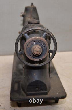 Machine à coudre en cuir industrielle Singer antique rare 96-10, objet de collection de 1929.