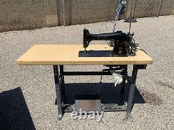 Machine à coudre industrielle Singer 96-87 vintage antique avec table