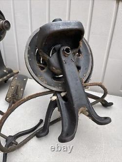 Machine à coudre industrielle Singer Antique pour pièces ou restauration.