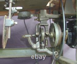Machine à coudre industrielle et commerciale Singer Antique 1920 complète avec table +