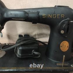 Machine à coudre originale Vintage 1941 Singer Modèle 201 Blackside et pédale de pied