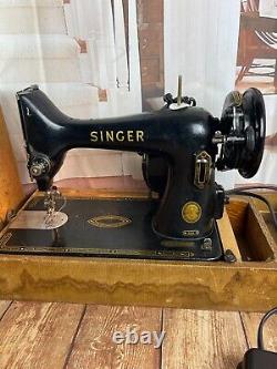 Machine à coudre portable Singer 99K UK avec boîtier et pédale