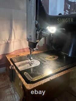 Machine à coudre portable Singer 99K UK avec boîtier et pédale