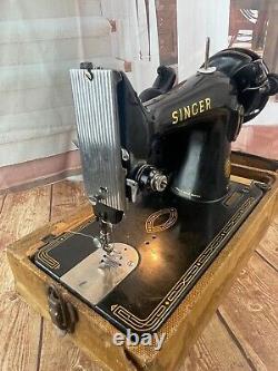 Machine à coudre portable Singer 99K UK avec boîtier et pédale