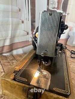 Machine à coudre portable Singer 99K UK avec boîtier et pédale