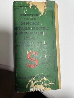 Machine à coudre portable Singer vintage