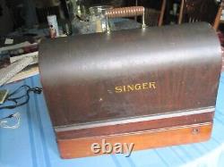 Machine à coudre portable Vintage Singer Model 99 avec boîtier en bois cintré 29/08/1927