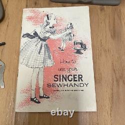 Machine à coudre pour enfants Vintage Singer Sewhandy Model 20 avec boîte d'origine