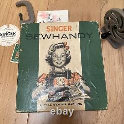 Machine à coudre pour enfants Vintage Singer Sewhandy Model 20 avec boîte d'origine