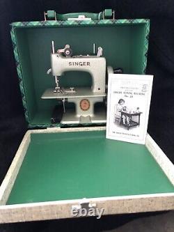 Machine à coudre pour enfants Vintage Singer Sewhandy avec étui