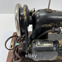 Machine à coudre vintage Singer modèle 1928 avec boîte en bois AC204587 LIRE