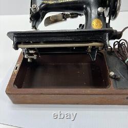 Machine à coudre vintage Singer modèle 1928 avec boîte en bois AC204587 LIRE