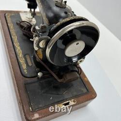 Machine à coudre vintage Singer modèle 1928 avec boîte en bois AC204587 LIRE