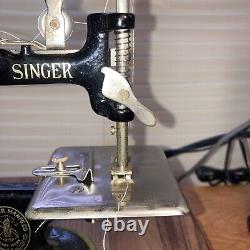 Machine à coudre vintage pour enfant SINGER Sewhandy modèle 20 fonctionne et révisée