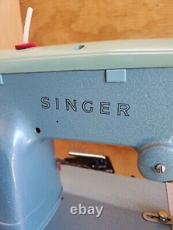 Machine à coudre zigzag de précision lourde Vintage Singer 327K sans boîtier en état de marche